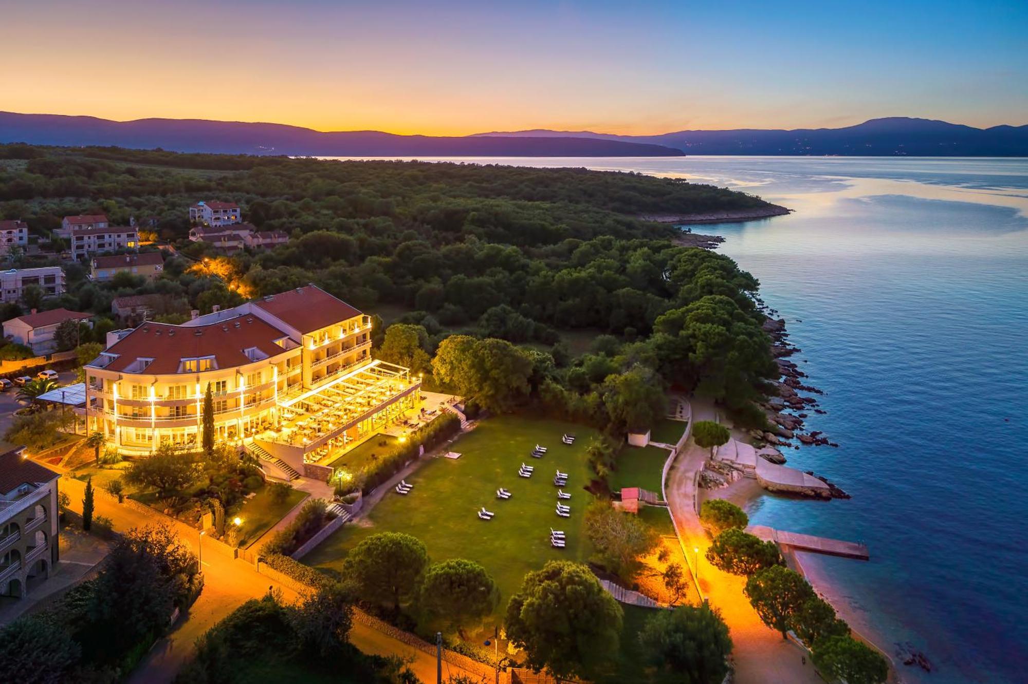 Spa & Wellness Hotel Pinia Малинска Экстерьер фото