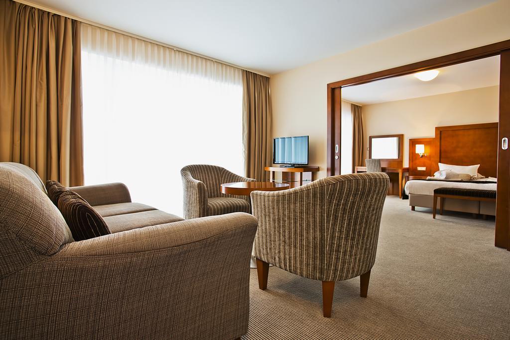 Spa & Wellness Hotel Pinia Малинска Номер фото